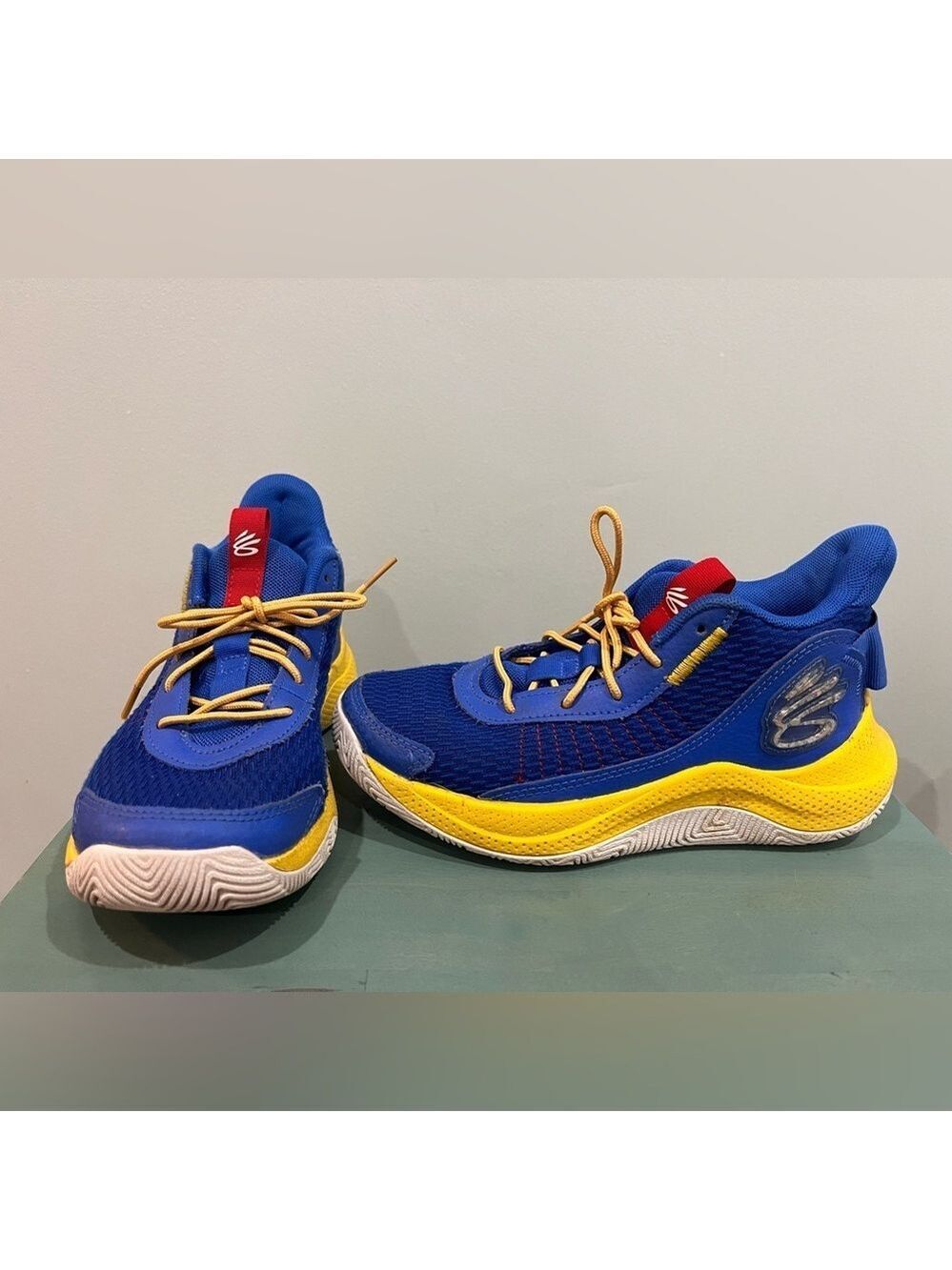 Under Armour Youth 4.5 Curry 3Z7 Basketball Shoes